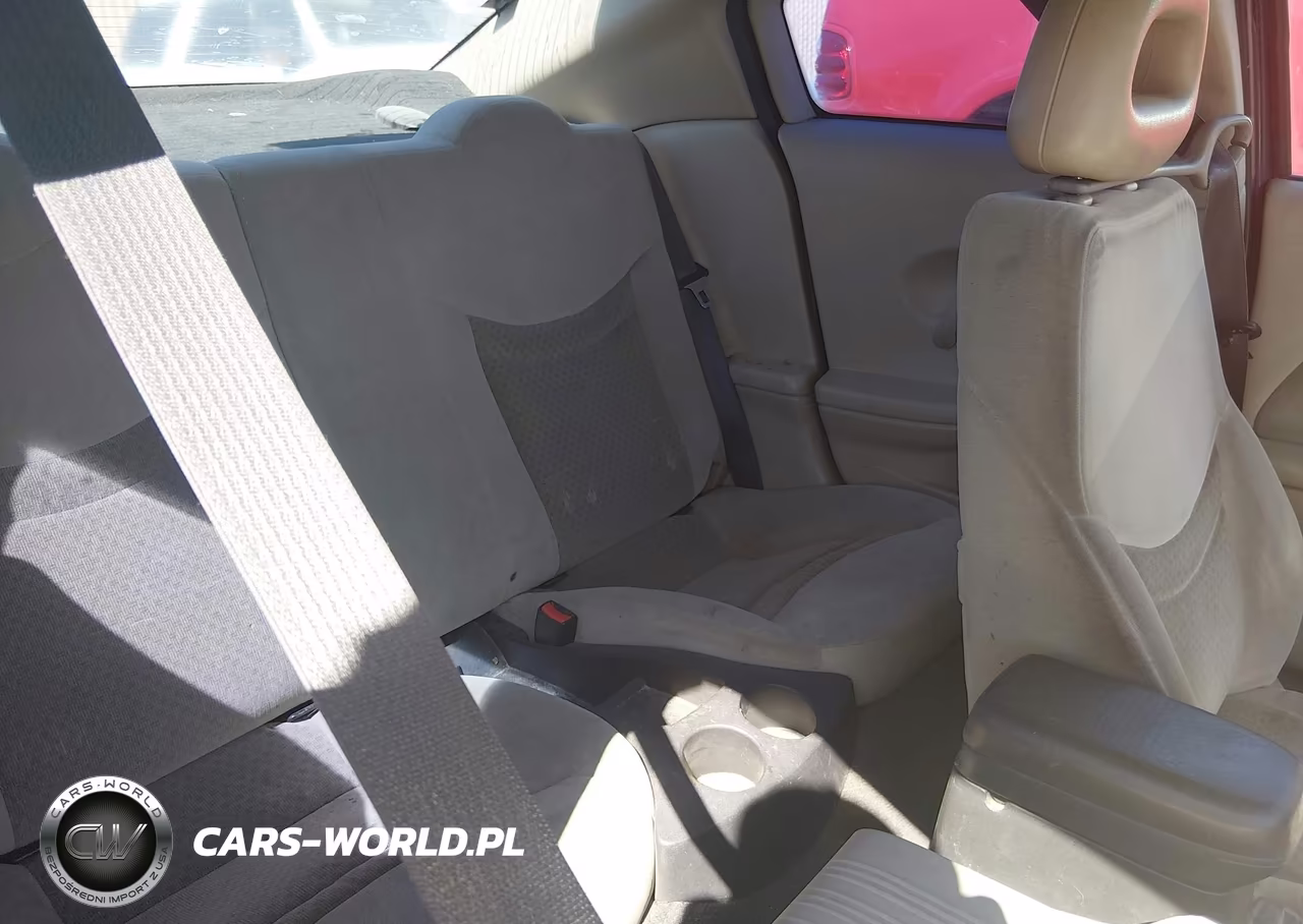 2004 Saturn Ion 3 VIN:1G8AV12F74Z153323 - 8