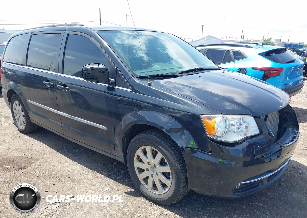 2015 Chrysler Town & Country Touring – zdjęcie 1 z 14