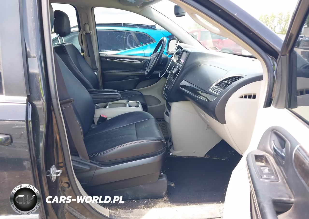 2015 Chrysler Town & Country Touring VIN:2C4RC1BG9FR619628 - 5