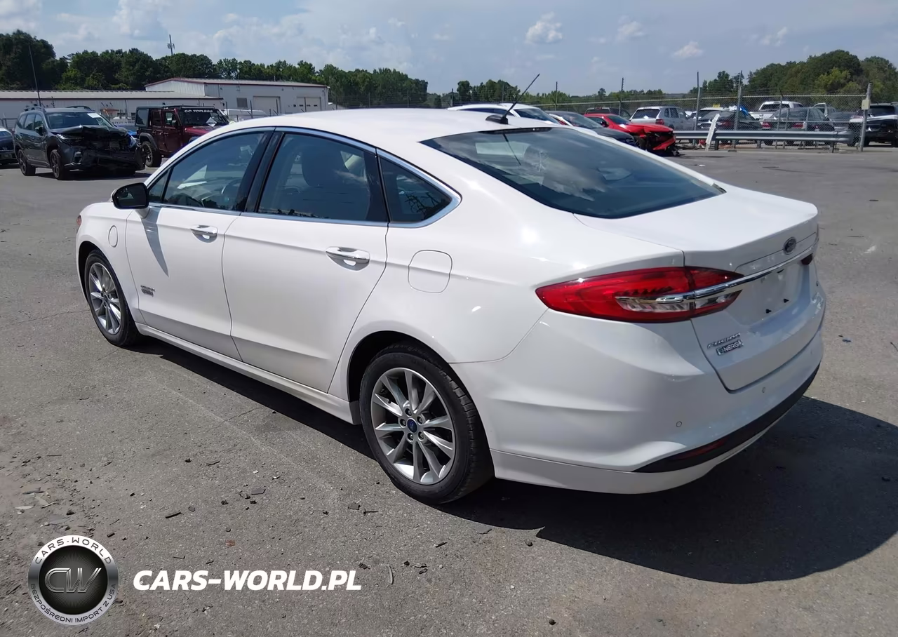 2018 Ford Fusion Energi Se Luxury VIN:3FA6P0PU4JR121944 - 3
