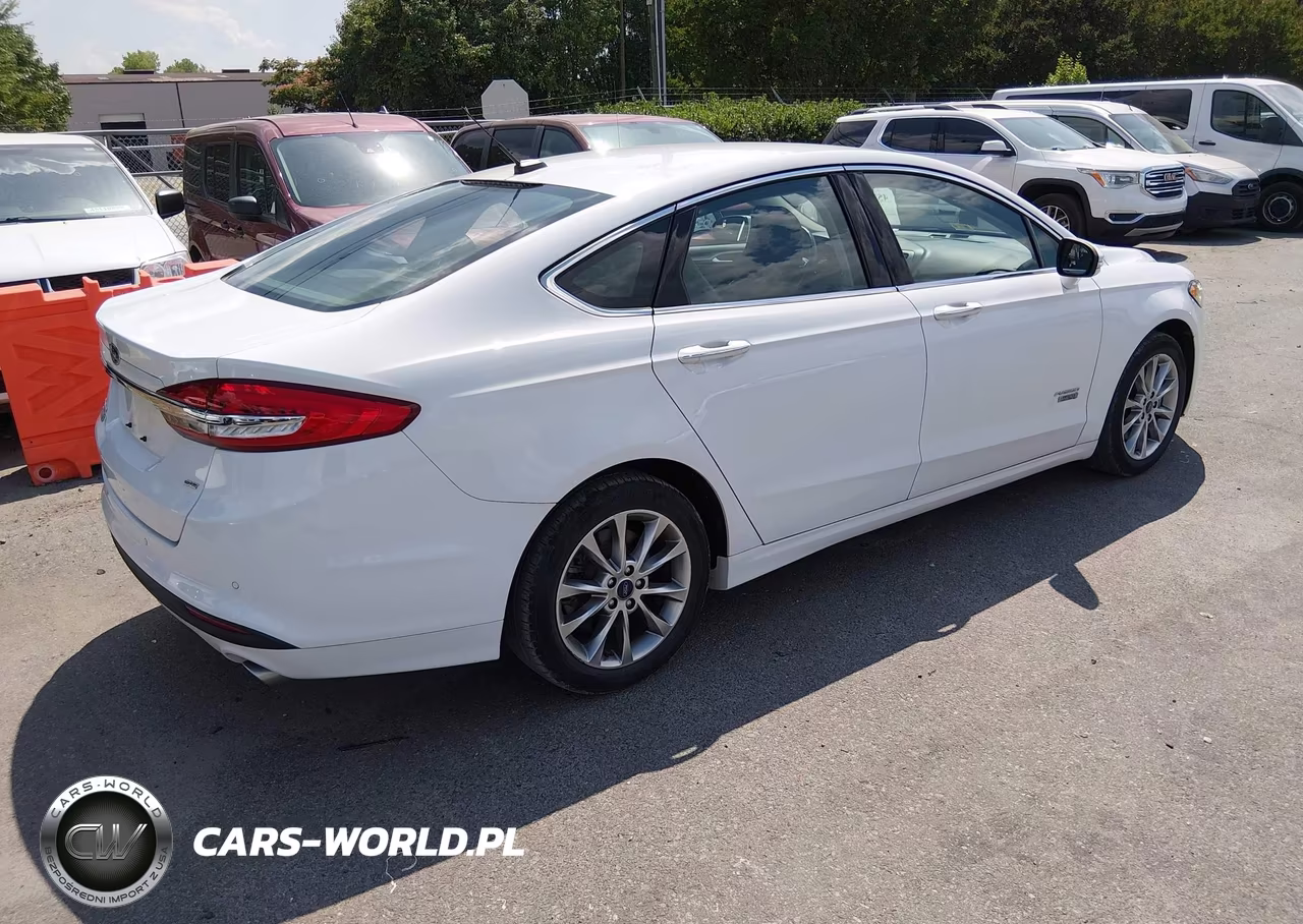 2018 Ford Fusion Energi Se Luxury VIN:3FA6P0PU4JR121944 - 4