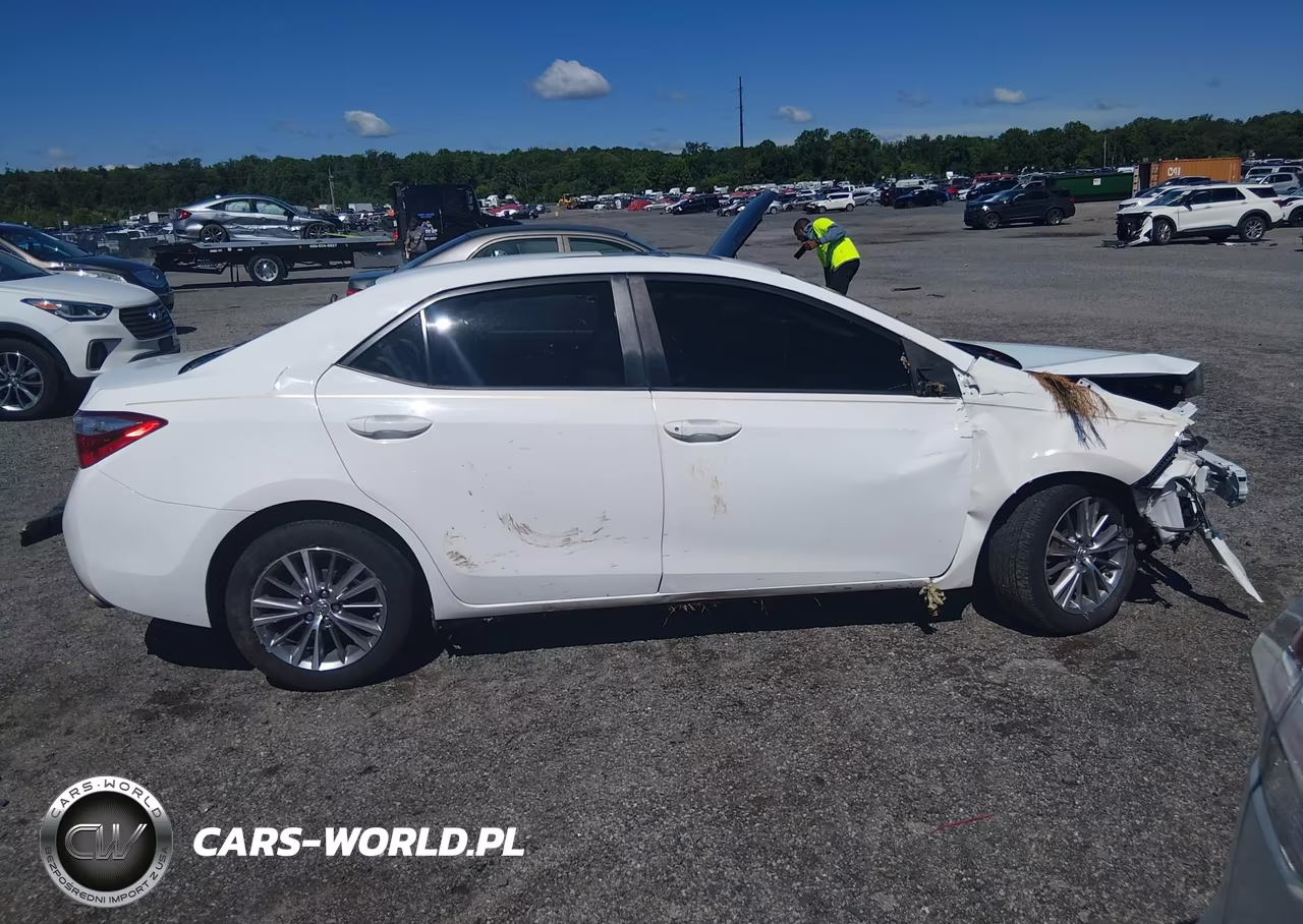 2015 Toyota Corolla Le Plus VIN:5YFBURHE7FP359748 - 12