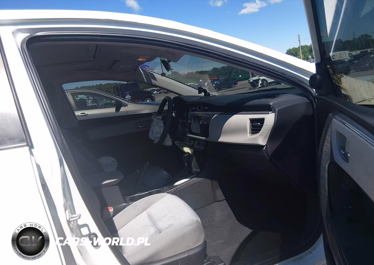 2015 Toyota Corolla Le Plus VIN:5YFBURHE7FP359748 - 5