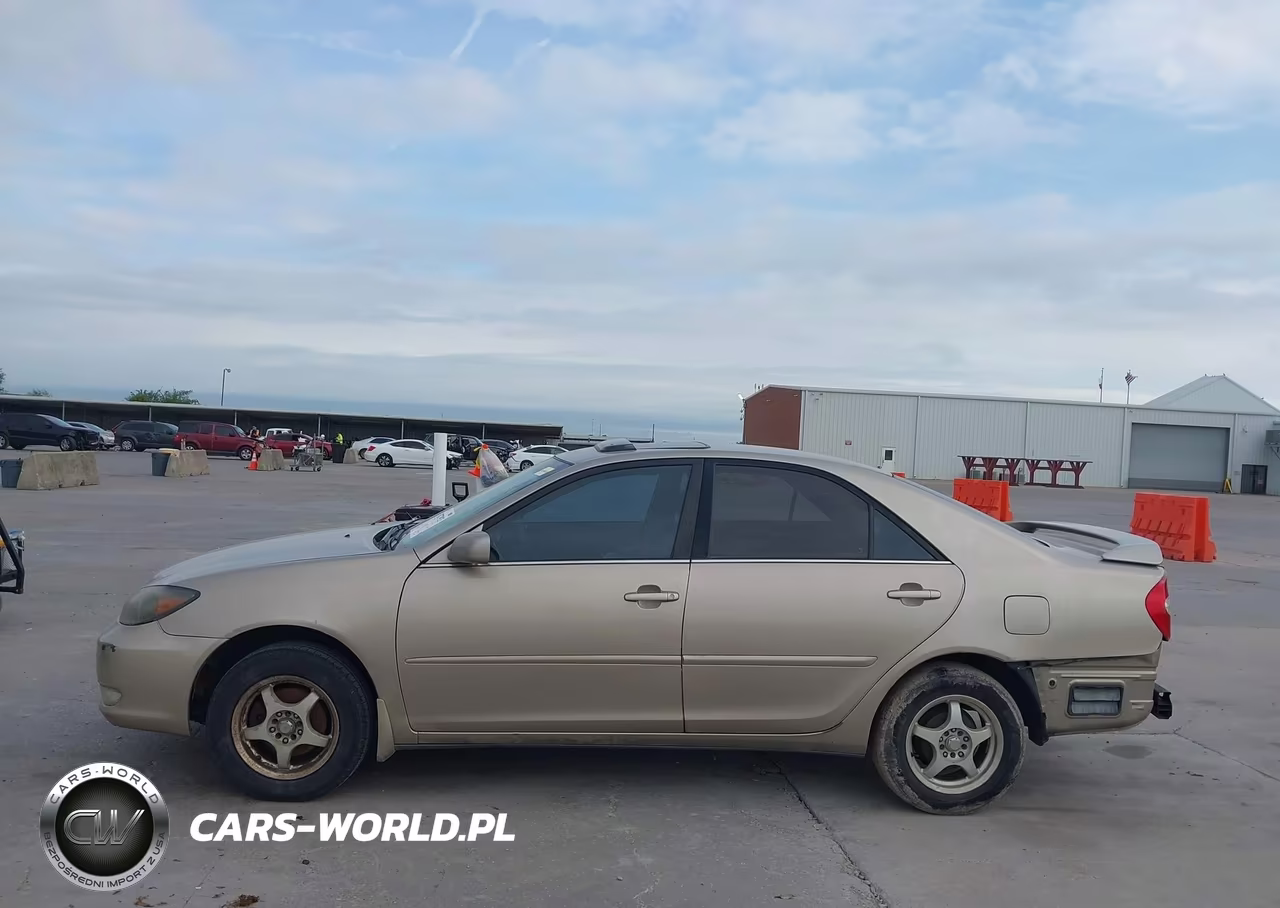 2003 Toyota Camry Le VIN:4T1BE32K03U657559 - 14