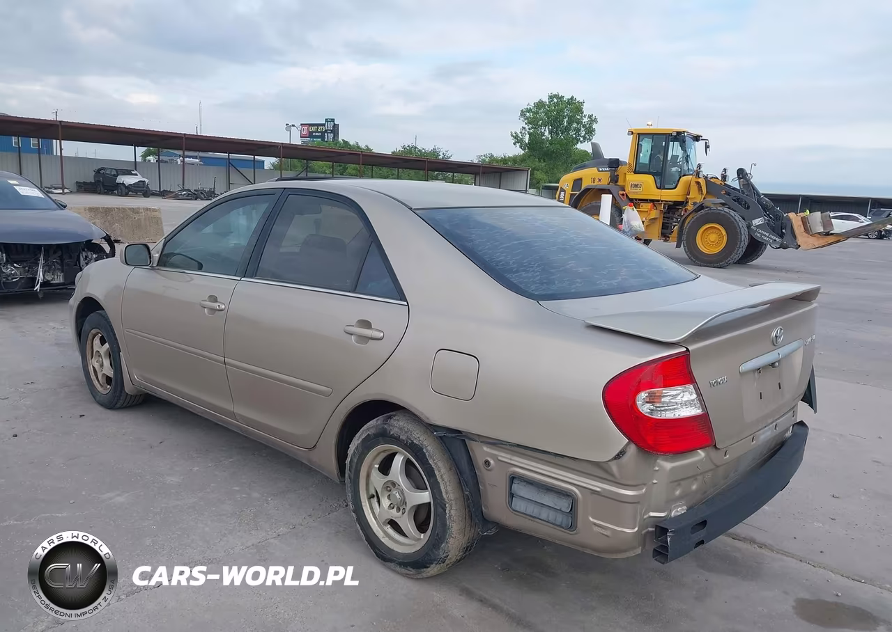 2003 Toyota Camry Le VIN:4T1BE32K03U657559 - 3
