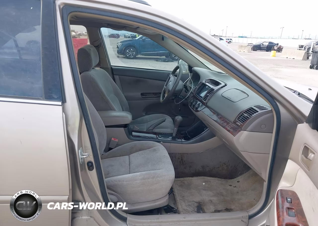 2003 Toyota Camry Le VIN:4T1BE32K03U657559 - 5