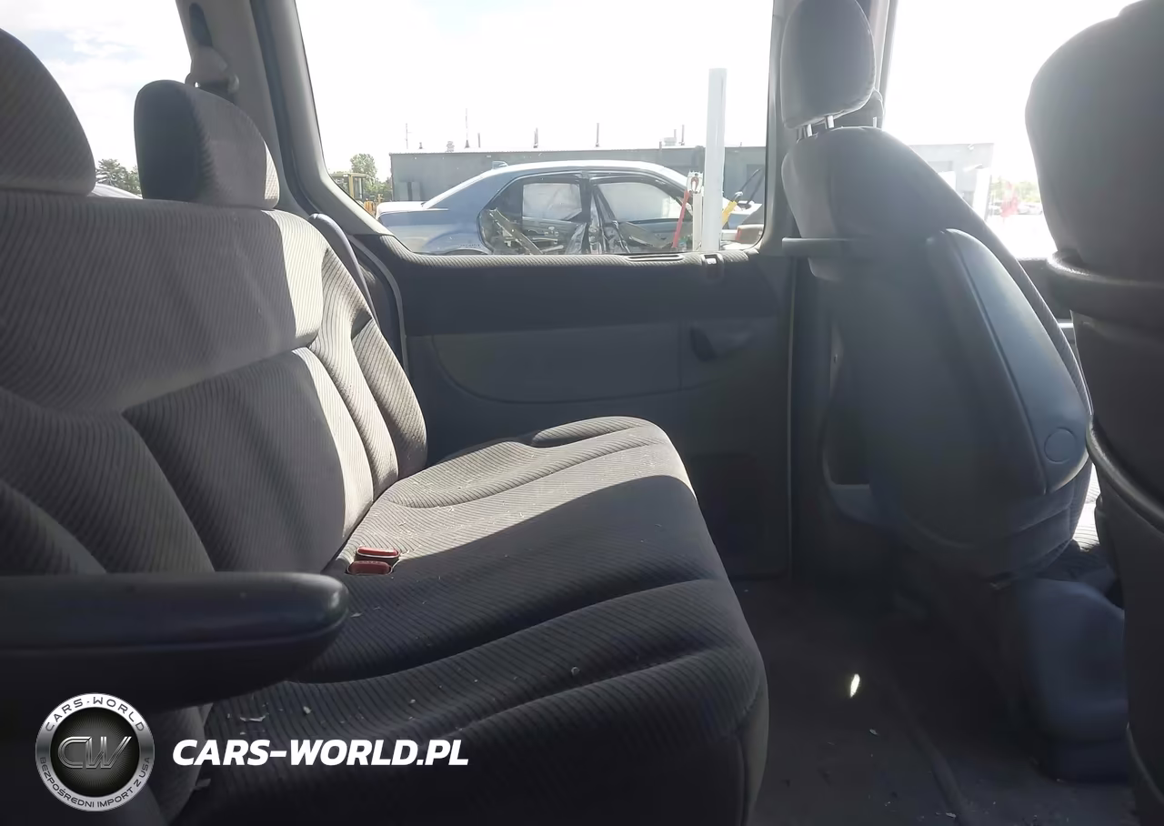 1996 Chrysler Town & Country VIN:1C4GP54L7TB210647 - 8