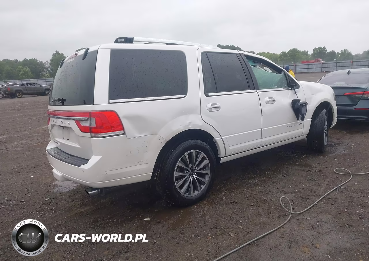 2017 Lincoln Navigator Select VIN:5LMJJ2HT8HEL02249 - 4
