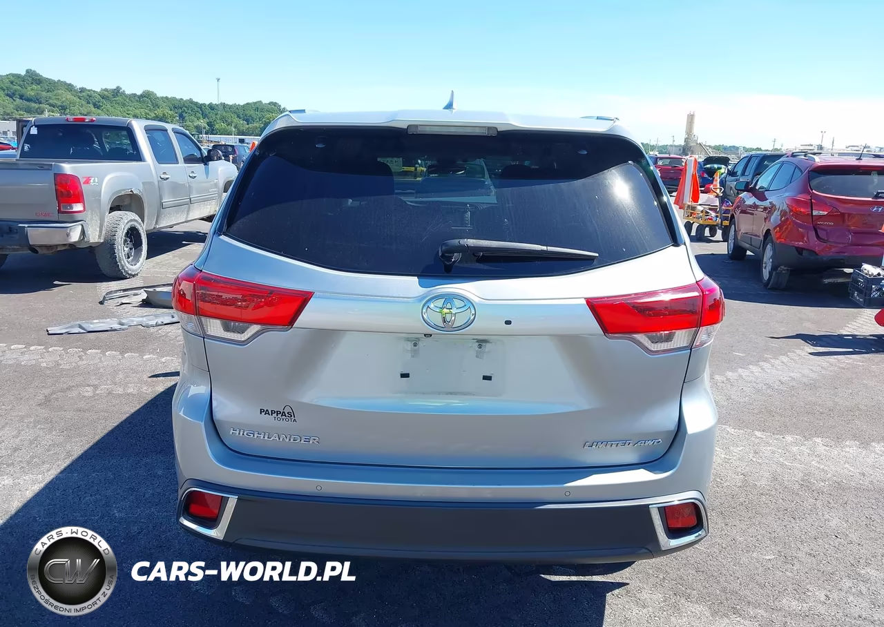 2018 Toyota Highlander Limited Platinum VIN:5TDDZRFH7JS896353 - 16
