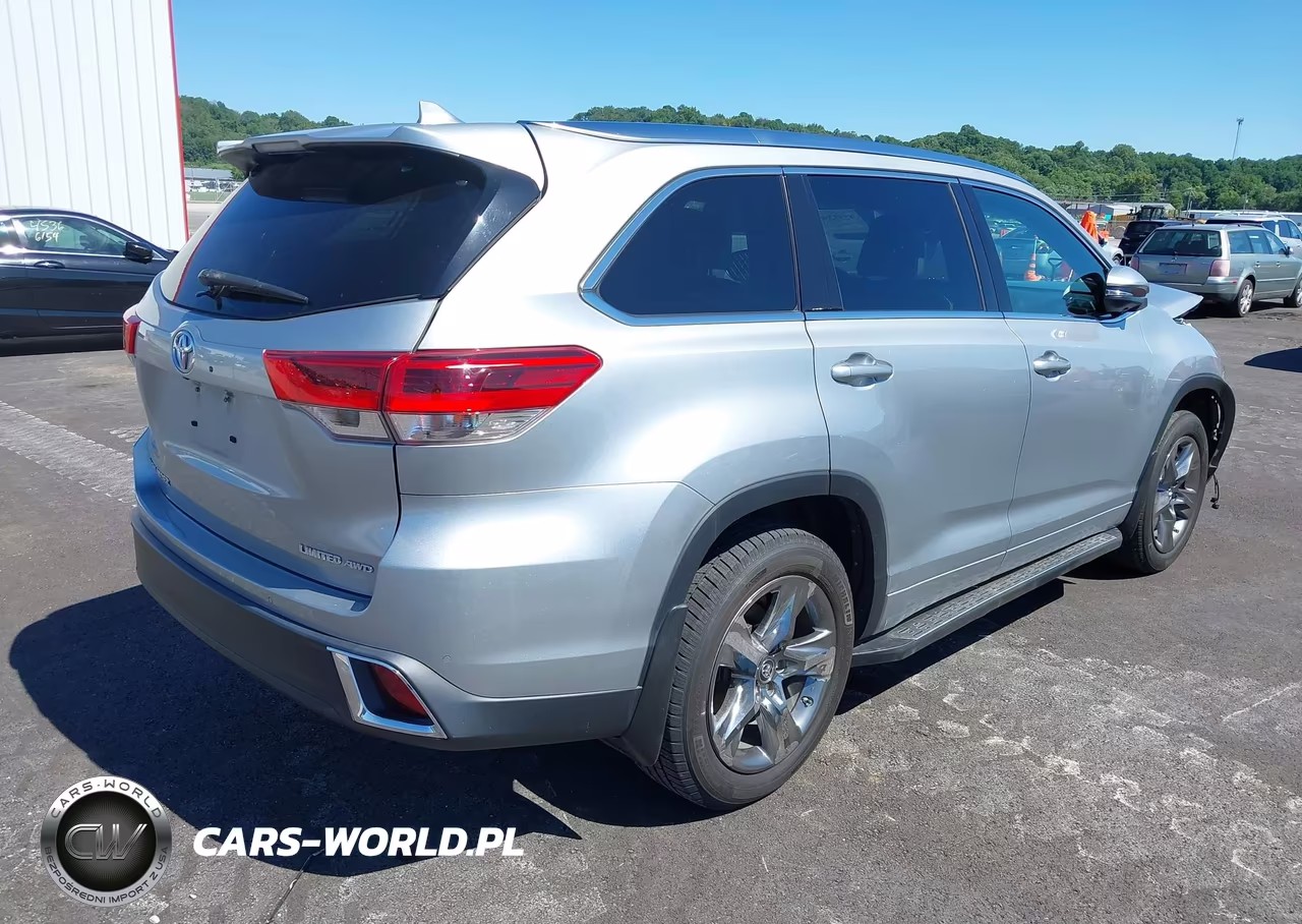 2018 Toyota Highlander Limited Platinum VIN:5TDDZRFH7JS896353 - 4