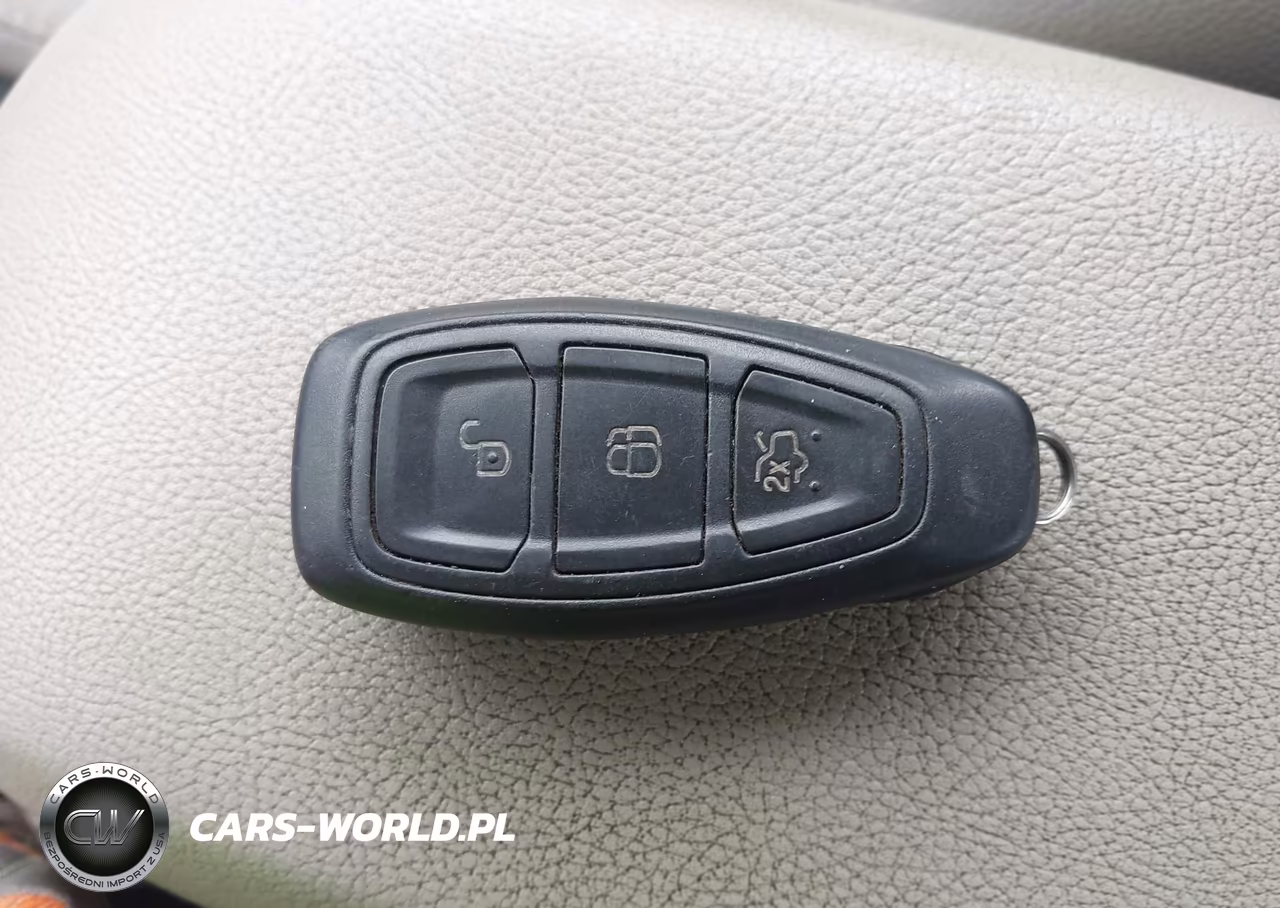 2015 Ford Fiesta Titanium VIN:3FADP4CJ3FM205445 - 11