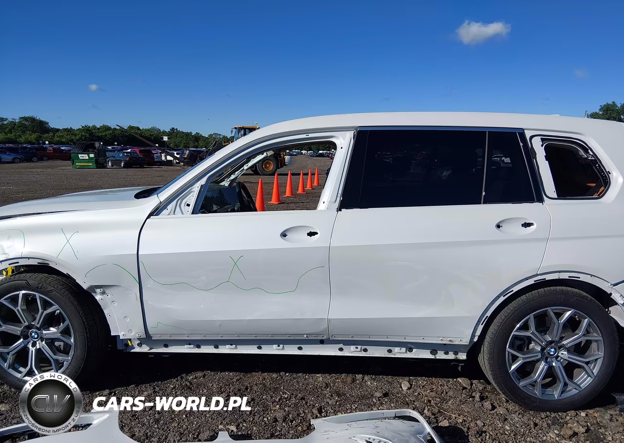 2026 BMW X7 xDrive40I VIN:5UX23EM0XT9038518 - 15