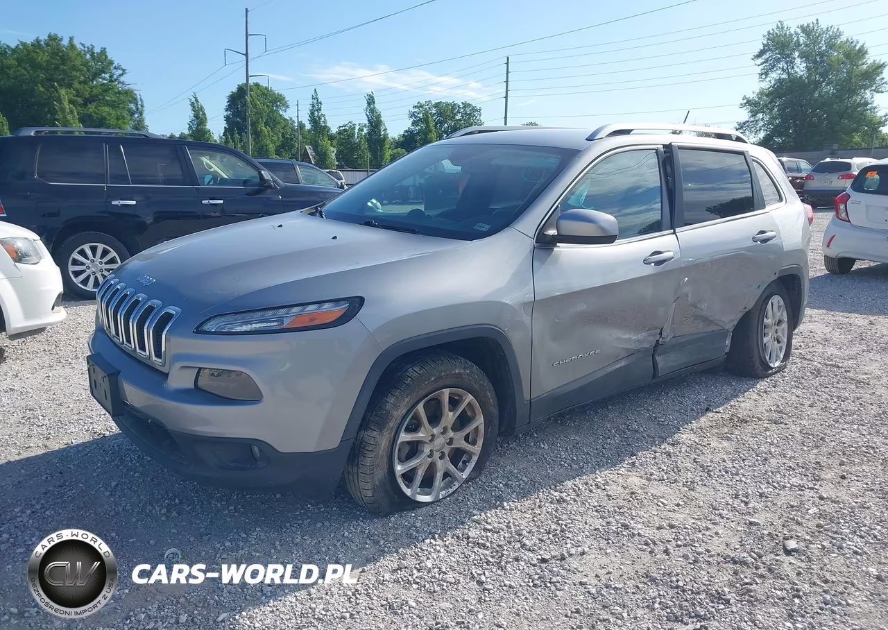 2015 Jeep Cherokee Latitude VIN:1C4PJMCBXFW645762 - 2