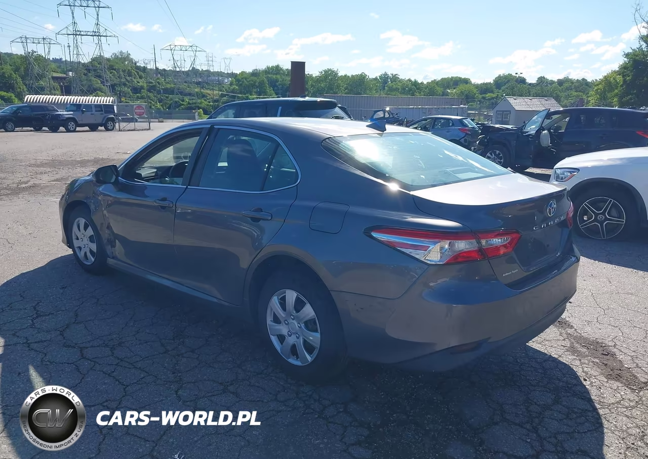 2019 Toyota Camry L VIN:4T1B11HK3KU716173 - 3
