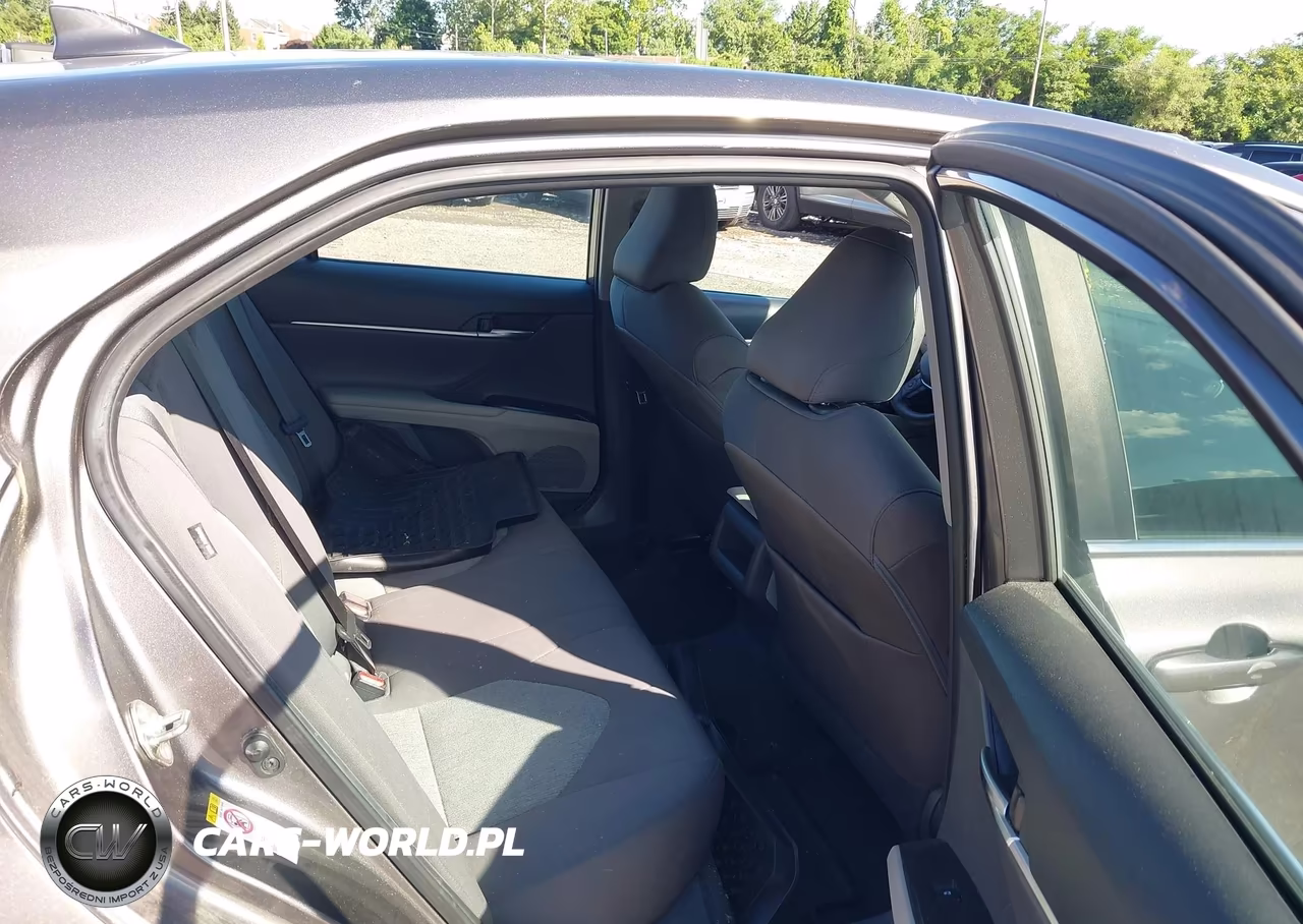 2019 Toyota Camry L VIN:4T1B11HK3KU716173 - 8