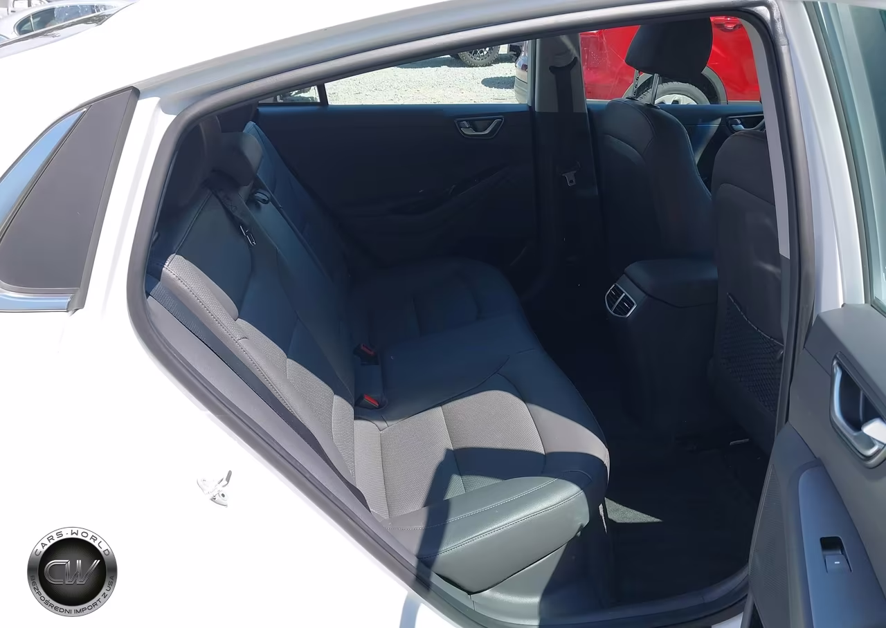 2020 Hyundai Ioniq Plug-In Hybrid Limited VIN:KMHCX5LD3LU199672 - 18