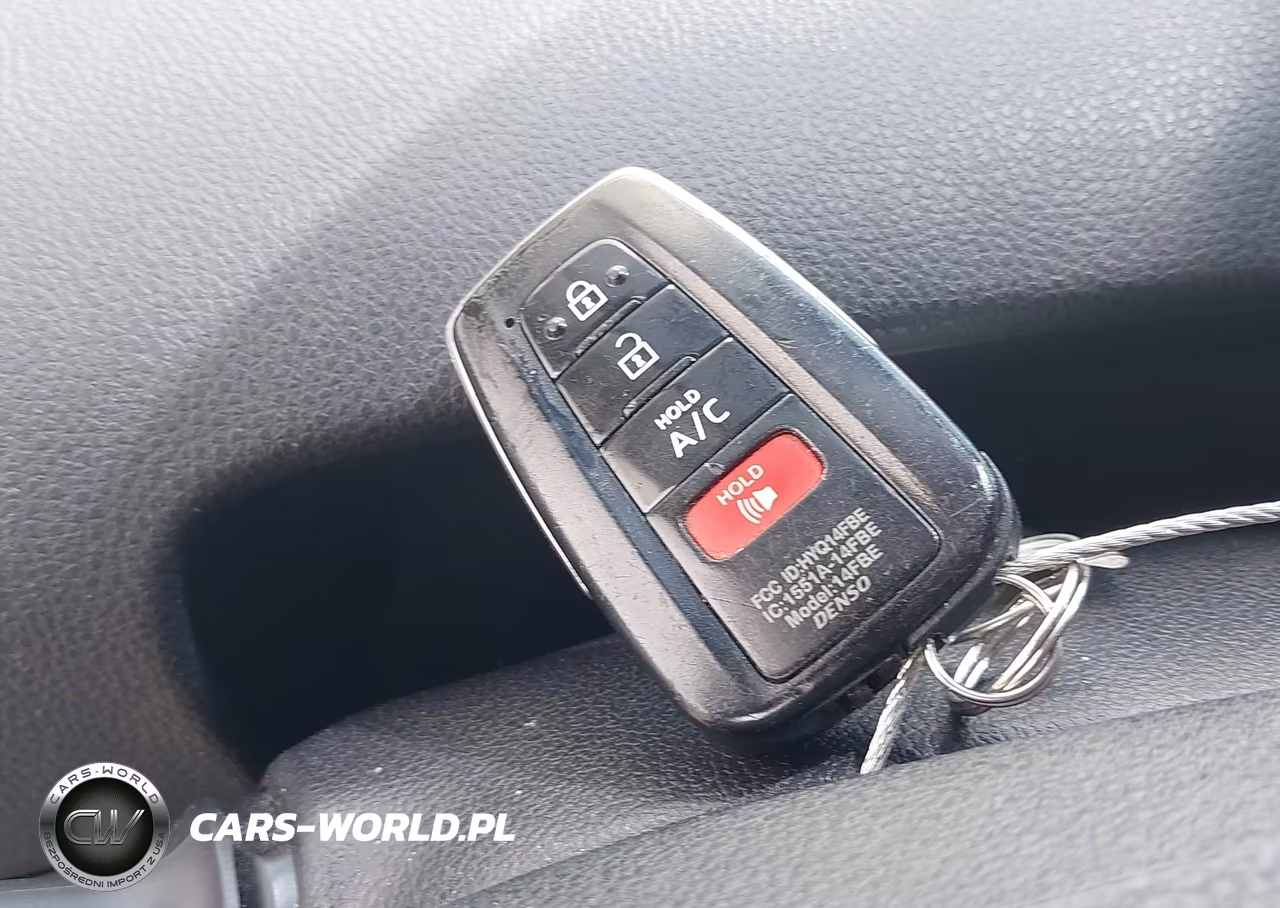 2020 Toyota Prius Prime Le VIN:JTDKARFP8L3141559 - 11