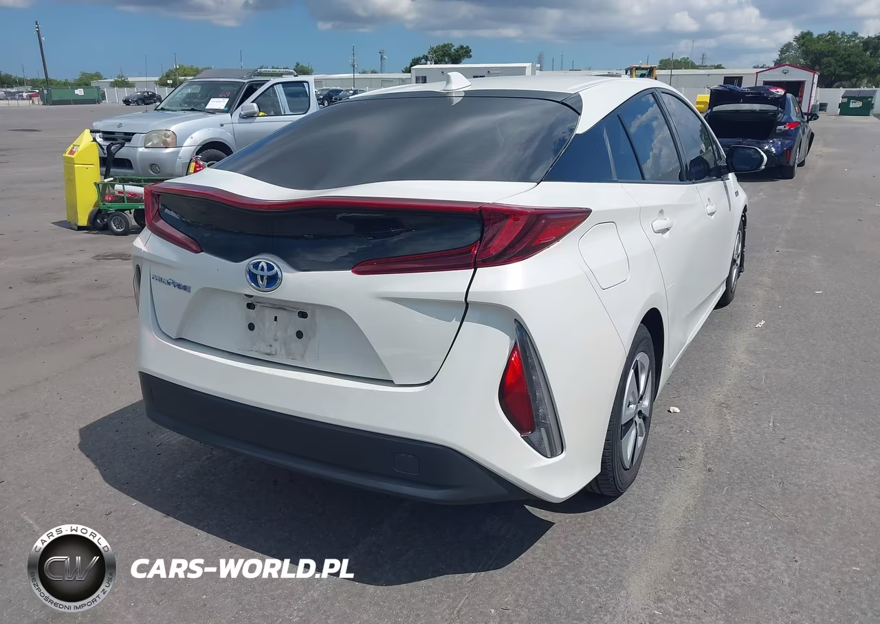 2020 Toyota Prius Prime Le VIN:JTDKARFP8L3141559 - 4
