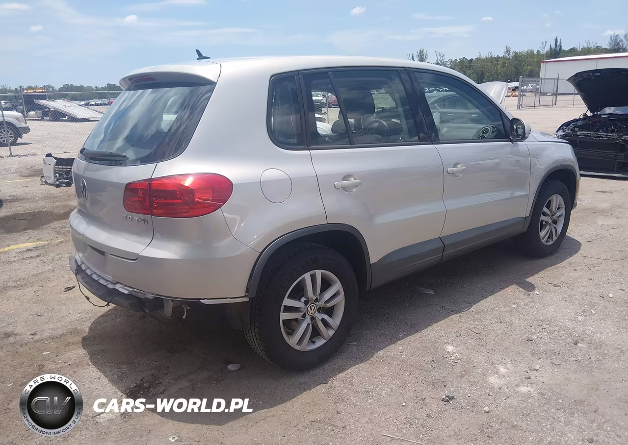 2013 Volkswagen Tiguan S VIN:WVGAV3AX8DW574329 - 4