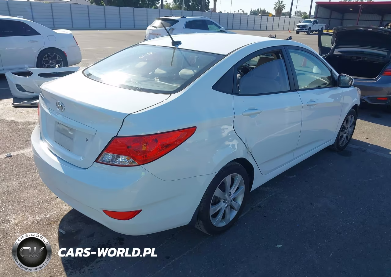 2012 Hyundai Accent Gls VIN:KMHCU4AE8CU267057 - 4
