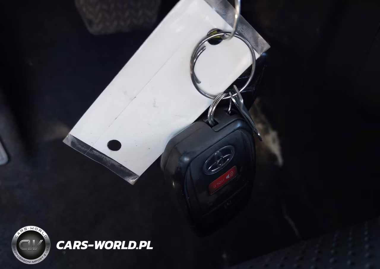 2024 Toyota Prius Xle Awd-E VIN:JTDADABU0R3019898 - 11