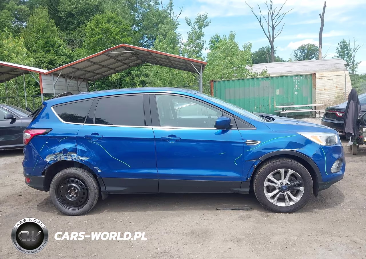 2017 Ford Escape Se VIN:1FMCU9GD7HUE55944 - 14