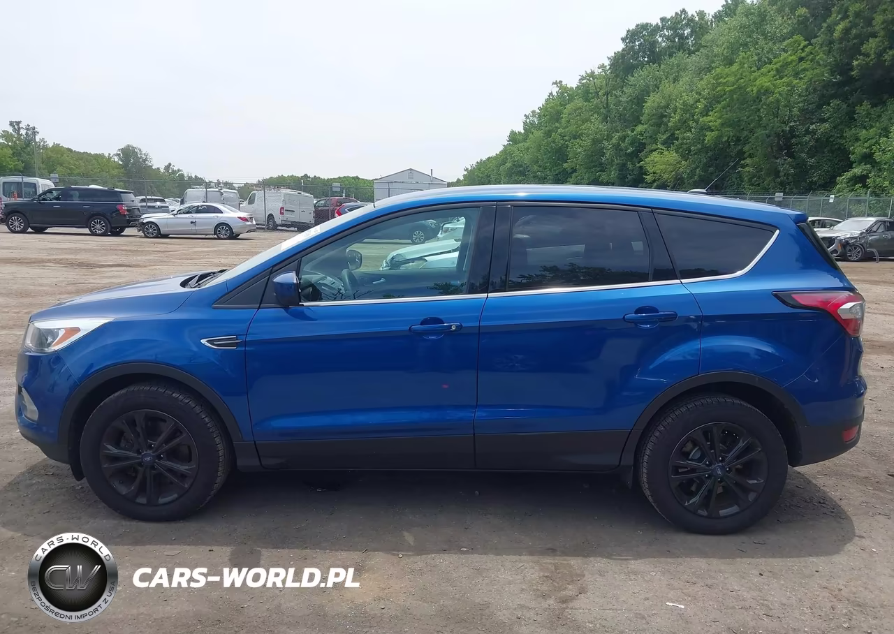 2017 Ford Escape Se VIN:1FMCU9GD7HUE55944 - 15