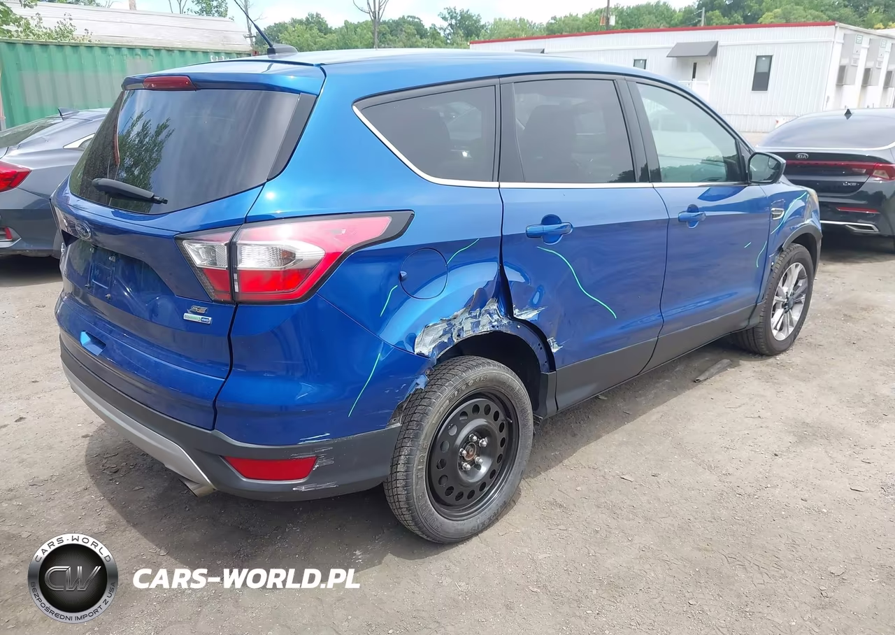 2017 Ford Escape Se VIN:1FMCU9GD7HUE55944 - 4