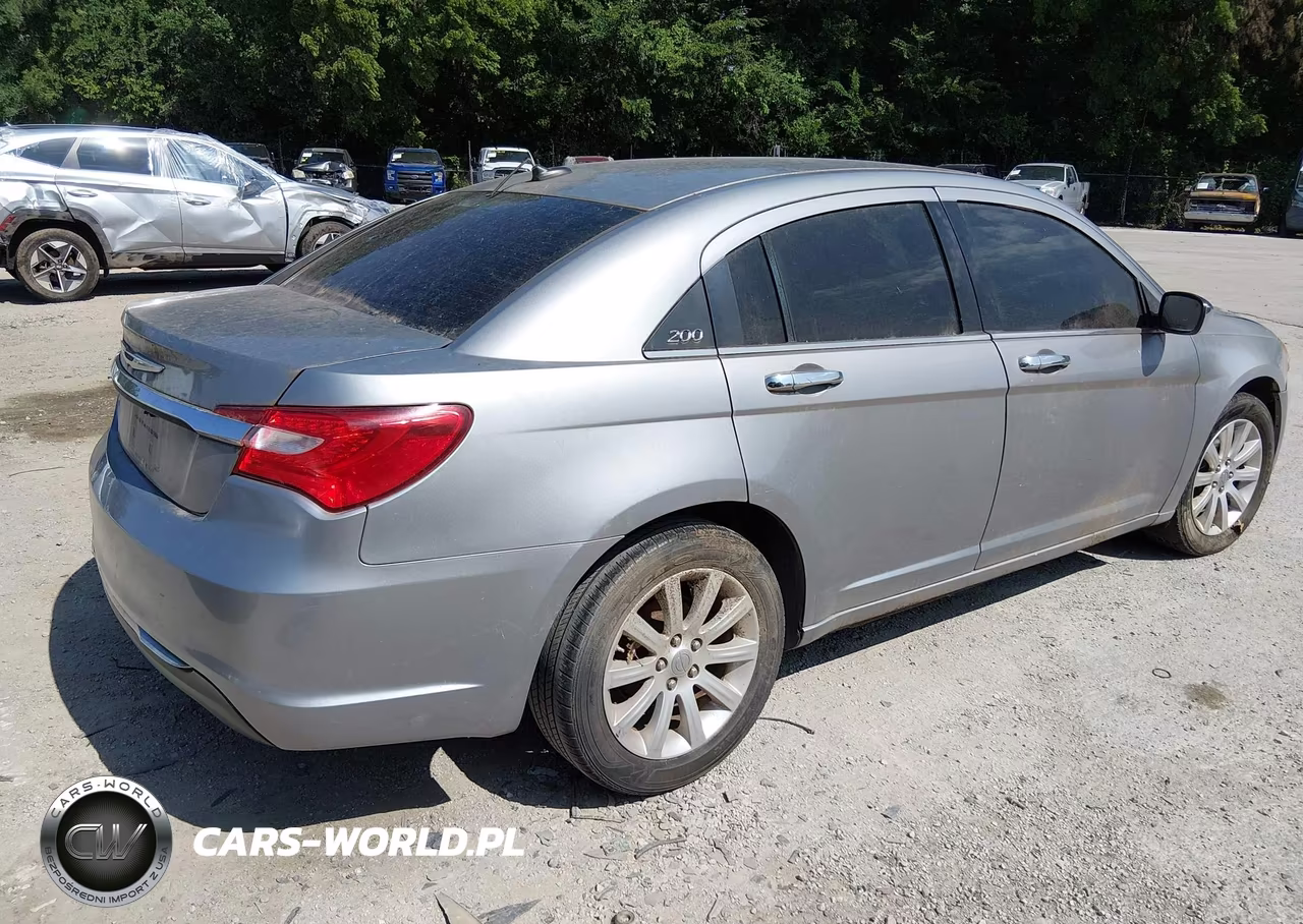 2013 Chrysler 200 Limited VIN:1C3CCBCG9DN559956 - 4