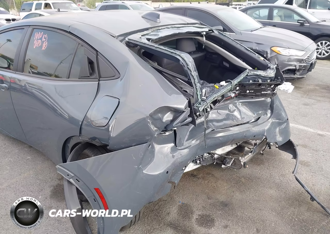 2025 Toyota Prius Le VIN:JTDACAAU9S3064249 - 13
