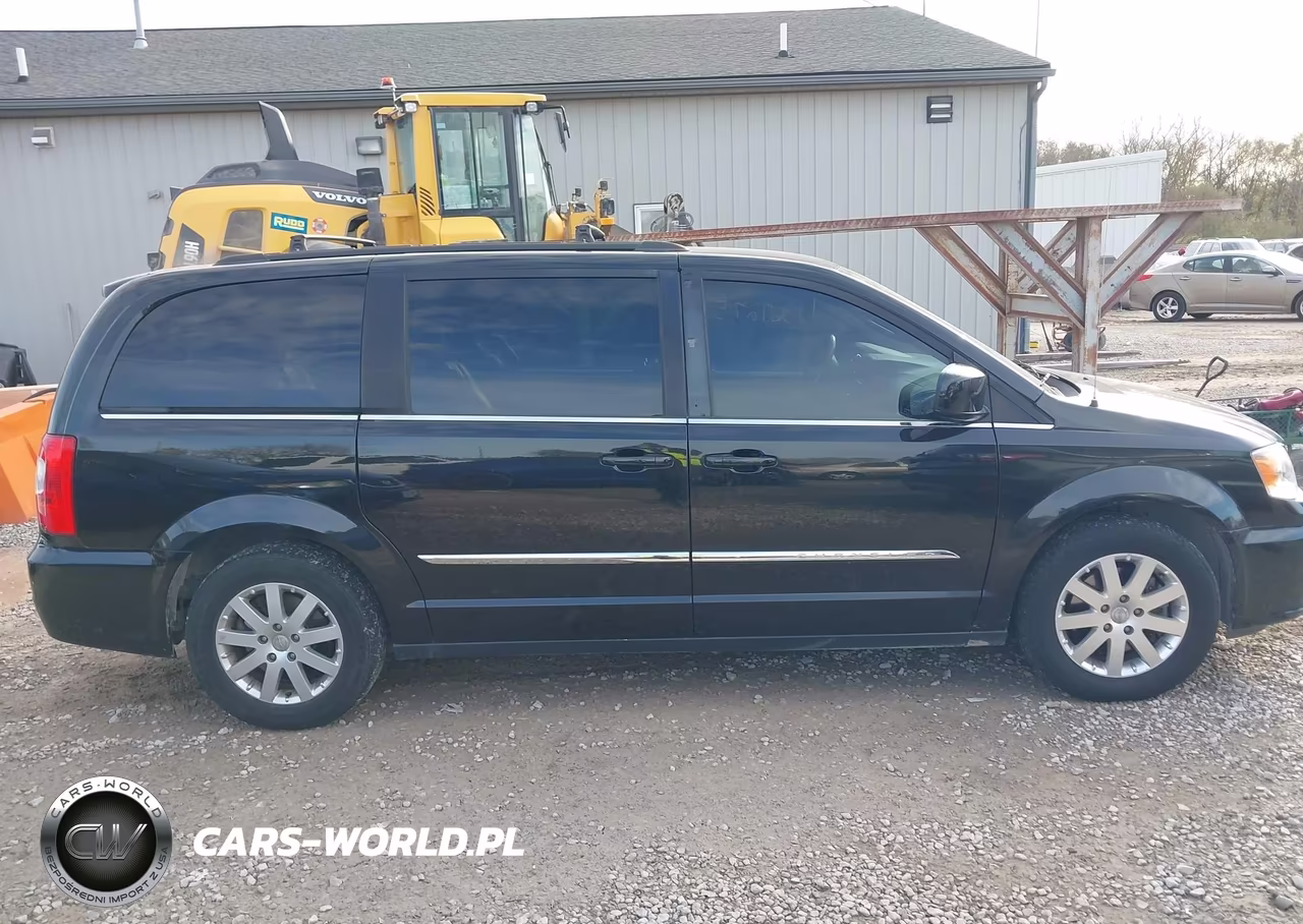 2016 Chrysler Town & Country Touring VIN:2C4RC1BG0GR237974 - 13