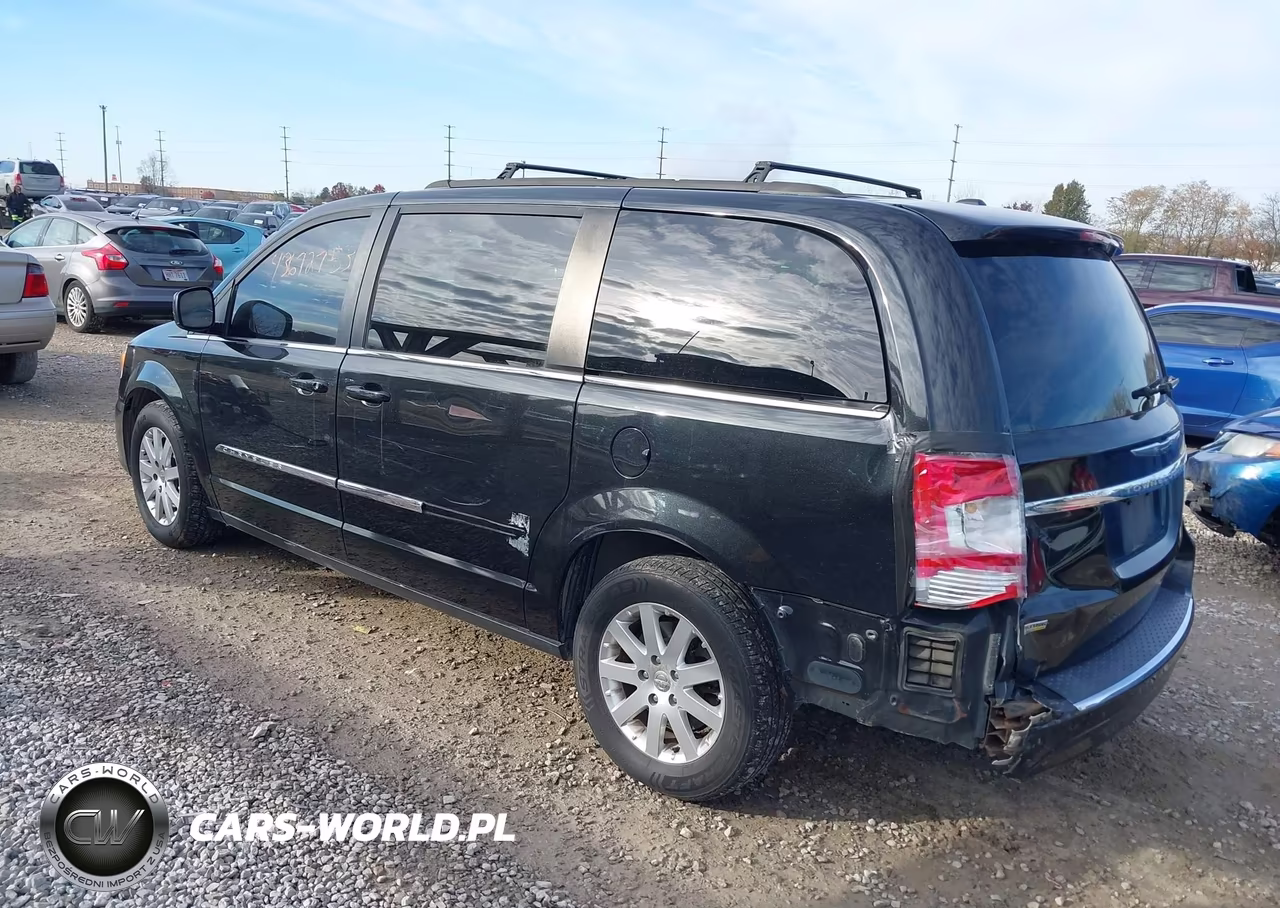 2016 Chrysler Town & Country Touring VIN:2C4RC1BG0GR237974 - 3