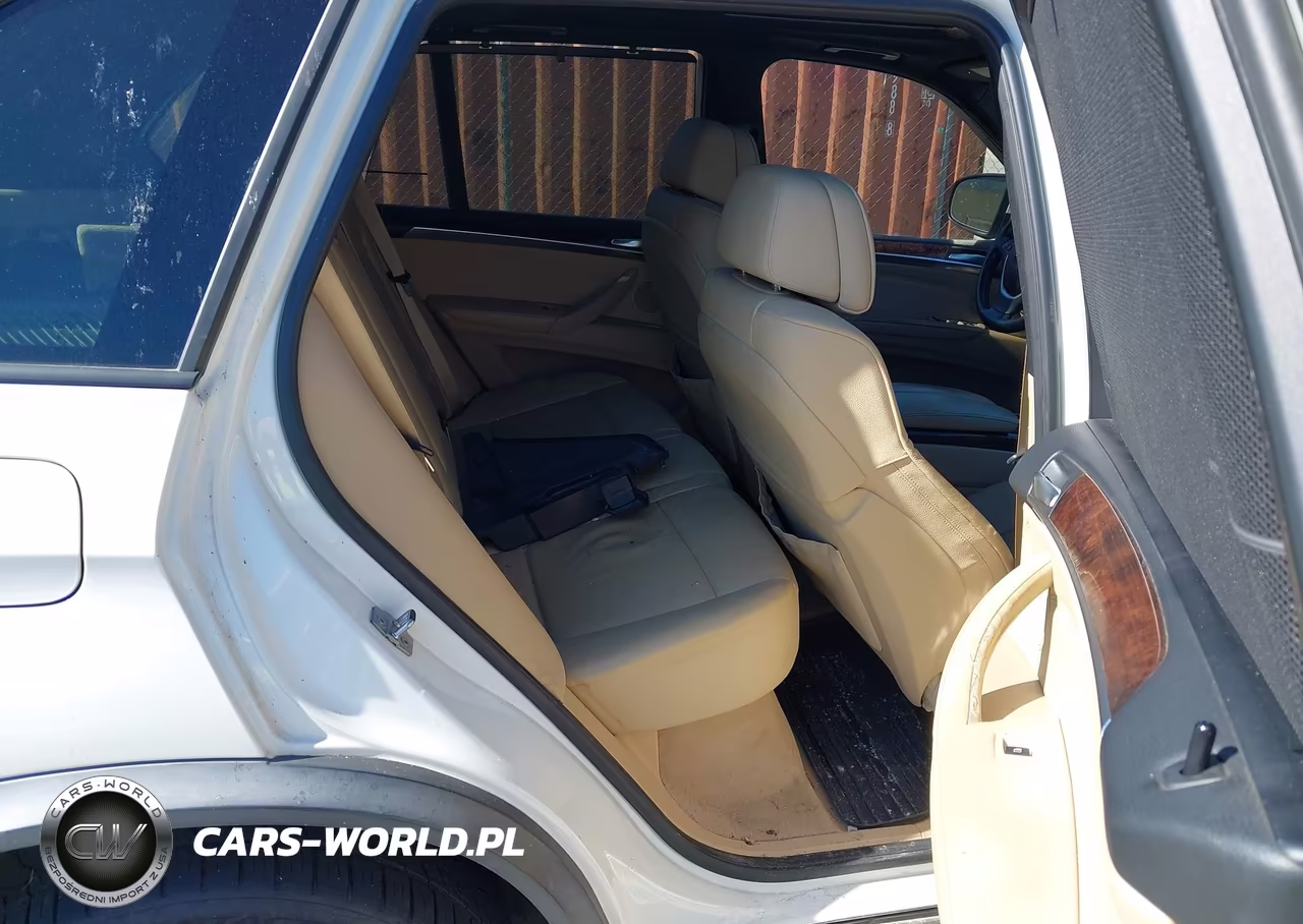 2011 BMW X5 xDrive50I VIN:5UXZV8C57BL419770 - 8