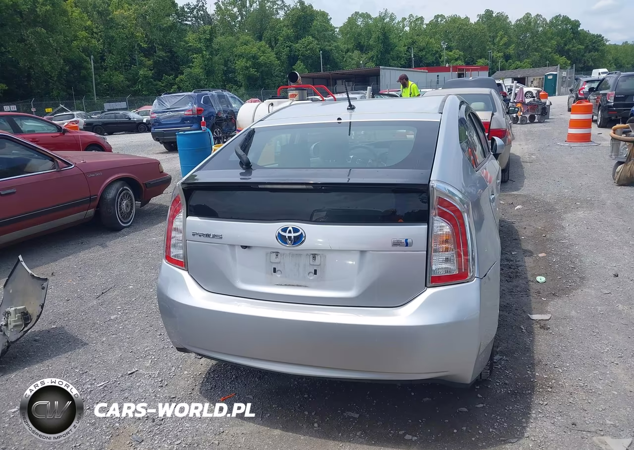 2013 Toyota Prius Two VIN:JTDKN3DU0D1718222 - 16