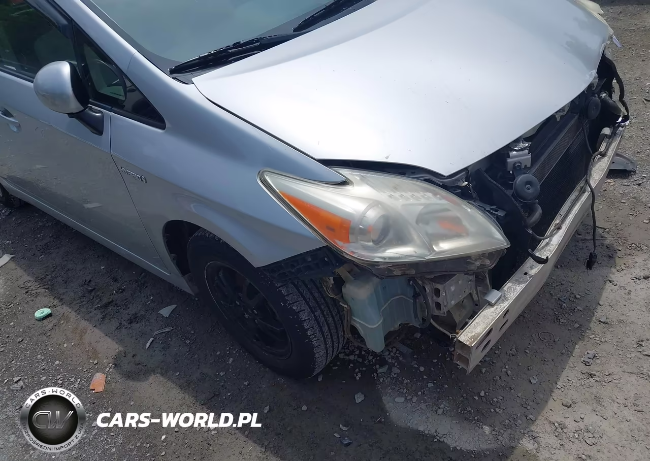 2013 Toyota Prius Two VIN:JTDKN3DU0D1718222 - 18