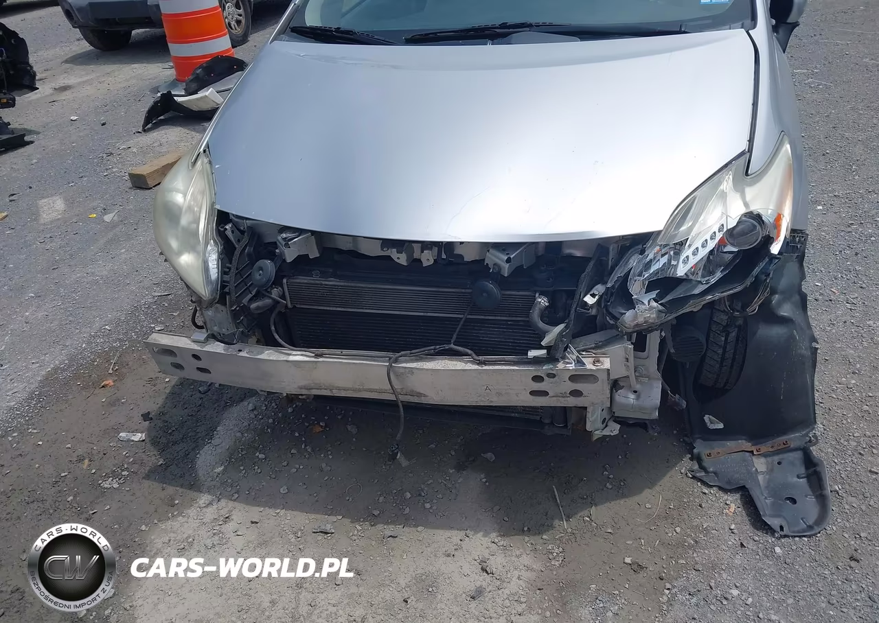 2013 Toyota Prius Two VIN:JTDKN3DU0D1718222 - 6