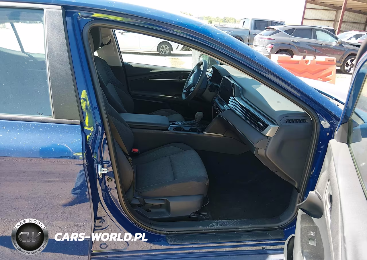 2025 Toyota Camry Le VIN:4T1DAACK6SU036378 - 5
