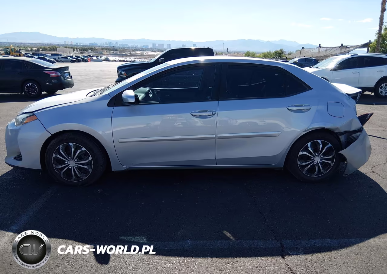 2017 Toyota Corolla Le VIN:2T1BURHE7HC857841 - 14