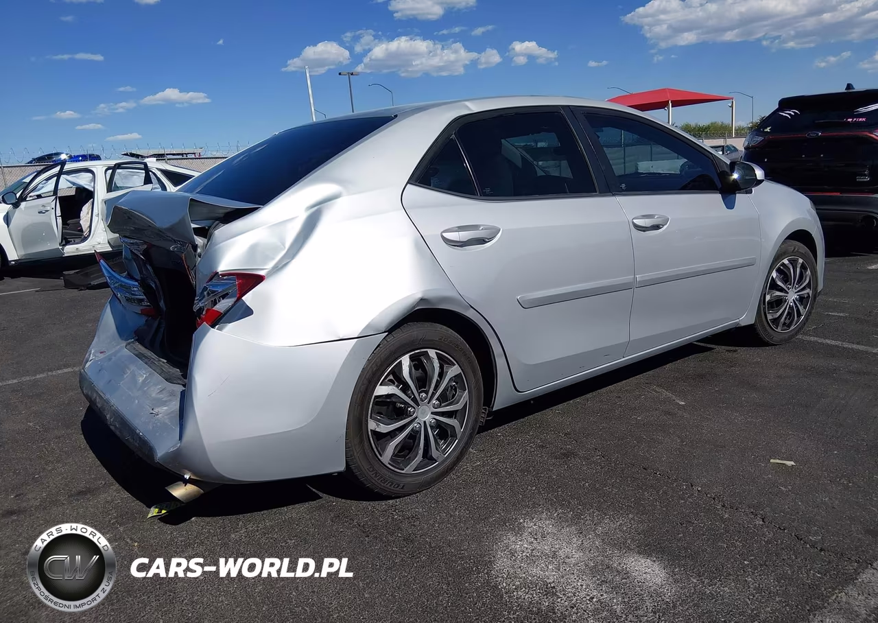 2017 Toyota Corolla Le VIN:2T1BURHE7HC857841 - 4