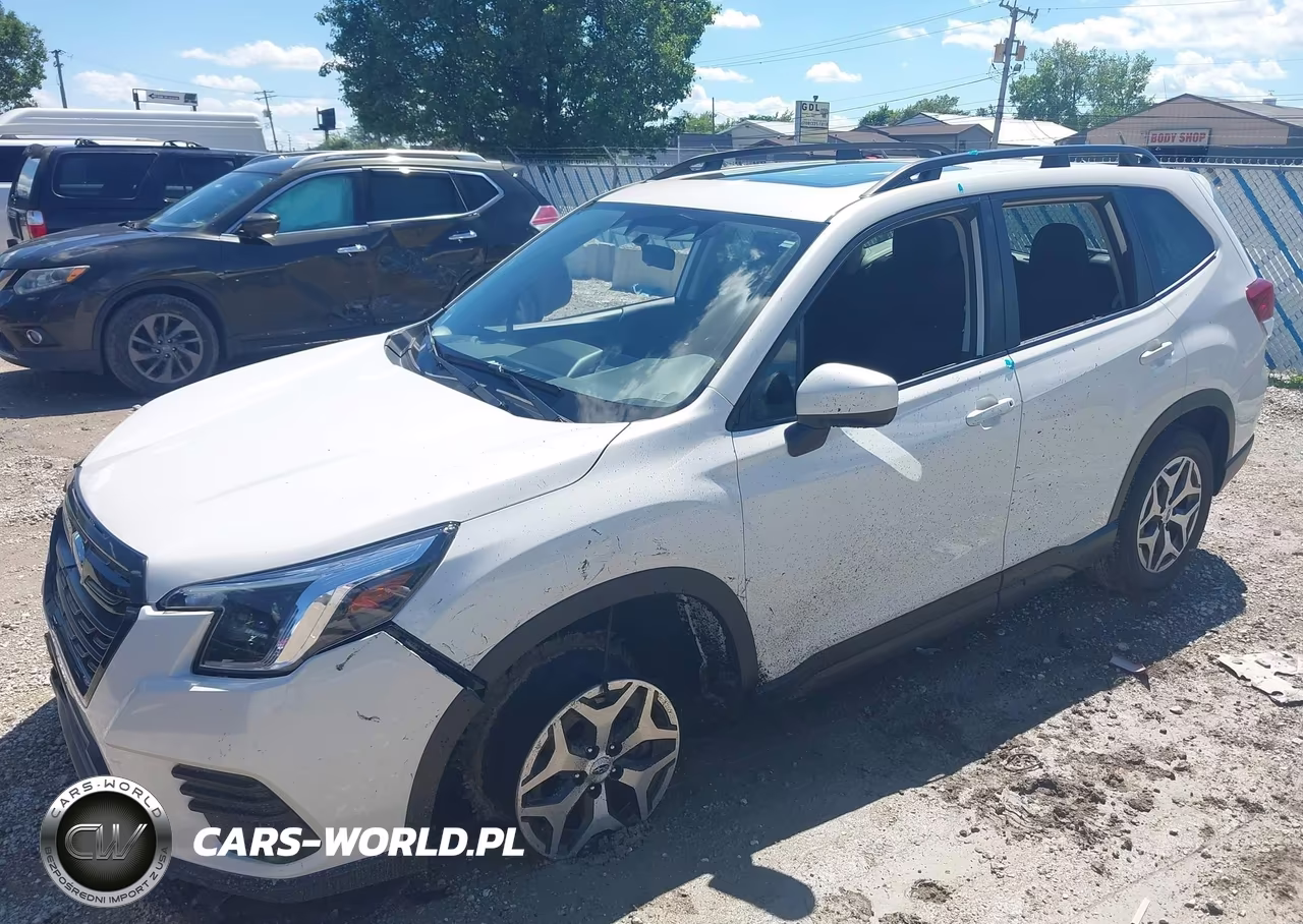 2023 Subaru Forester Premium VIN:JF2SKADC6PH449600 - 2
