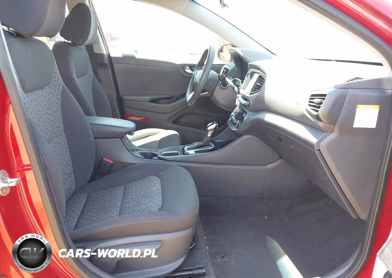2019 Hyundai Ioniq Hybrid Blue VIN:KMHC65LC0KU176195 - 5