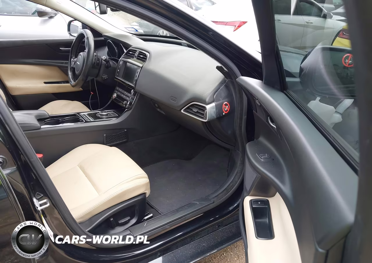 2017 Jaguar Xe 25T Premium VIN:SAJAD4BG6HA954690 - 5