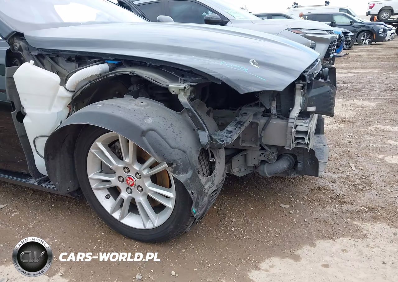 2017 Jaguar Xe 25T Premium VIN:SAJAD4BG6HA954690 - 6