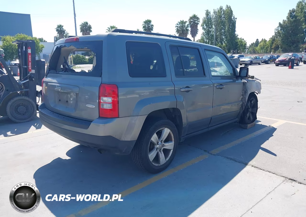 2013 Jeep Patriot Latitude VIN:1C4NJPFBXDD181286 - 4
