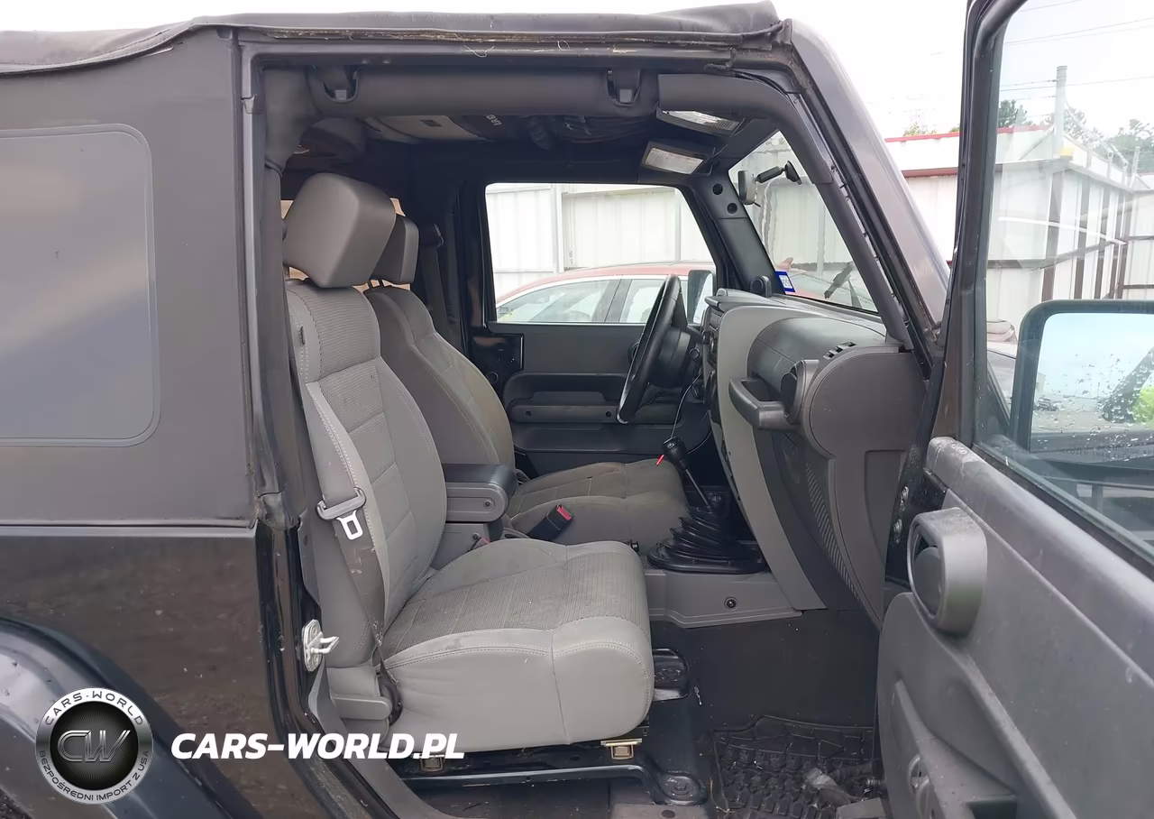 2007 Jeep Wrangler Sahara VIN:1J4FA54157L153094 - 5