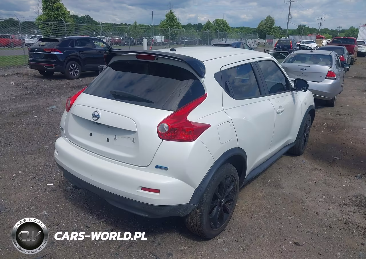 2014 Nissan Juke S VIN:JN8AF5MR2ET356842 - 4