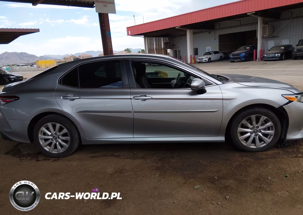 2019 Toyota Camry Le VIN:4T1B11HK9KU823521 - 14
