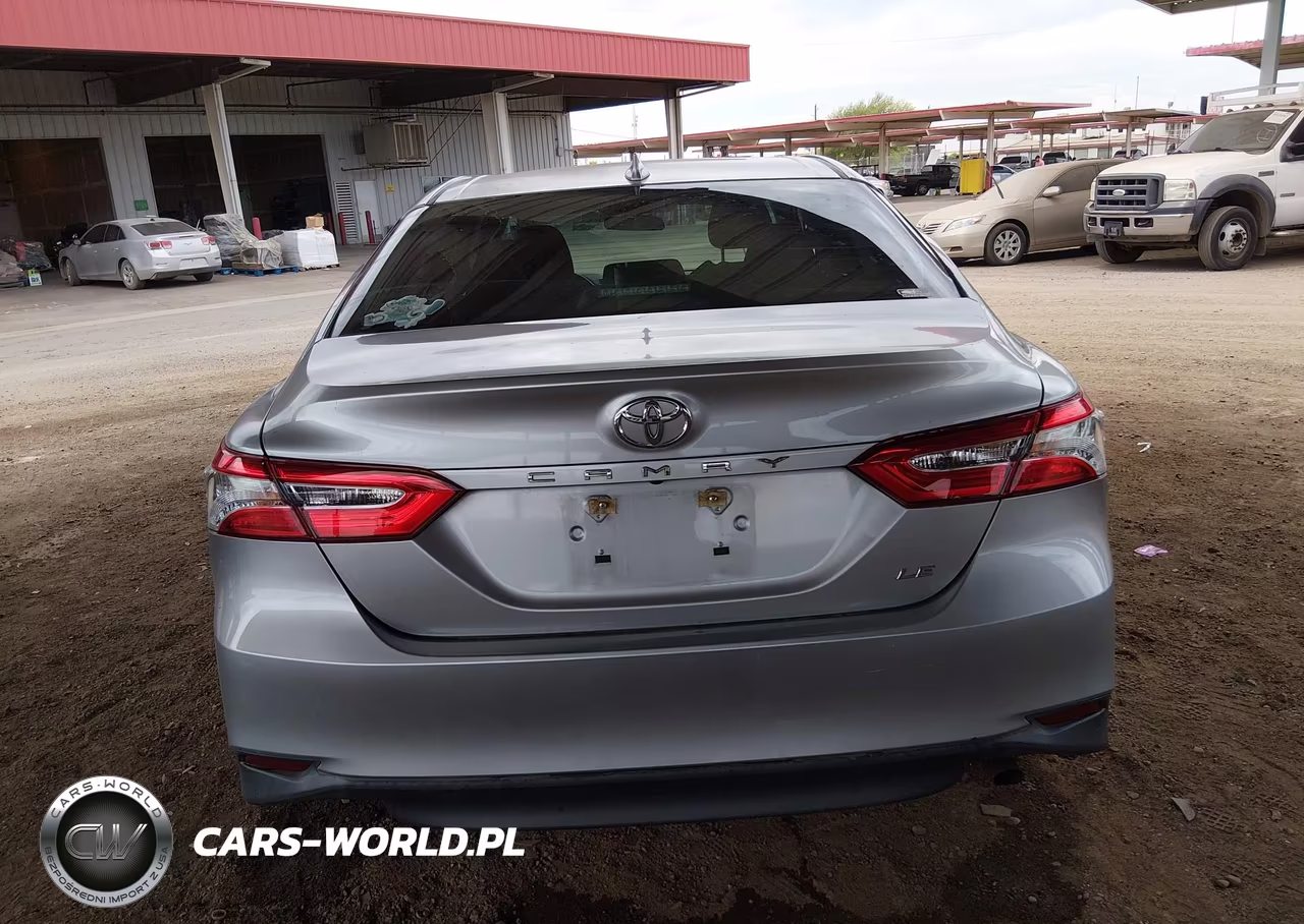 2019 Toyota Camry Le VIN:4T1B11HK9KU823521 - 17