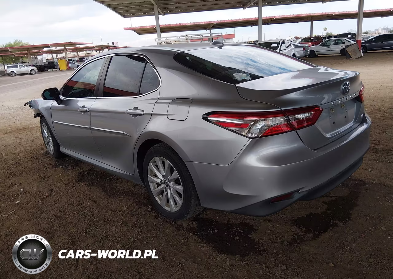 2019 Toyota Camry Le VIN:4T1B11HK9KU823521 - 3