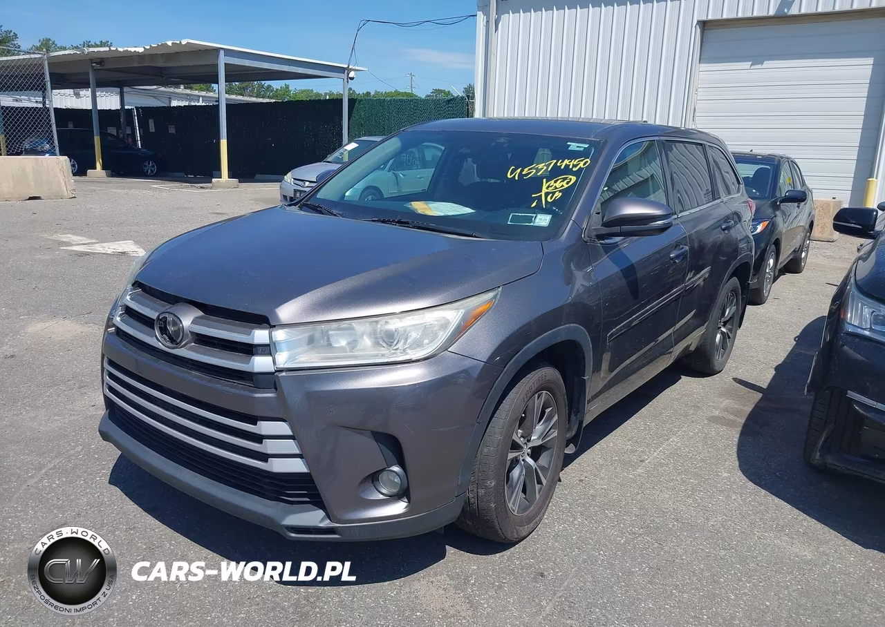2018 Toyota Highlander Le Plus VIN:5TDBZRFH9JS865113 - 2